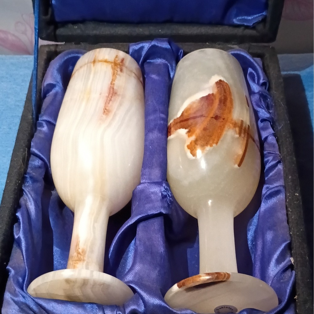 Hand Carved Alabaster Goblets From Pakistan Set of 2 w/ Satin Box - Picture 2 of 16